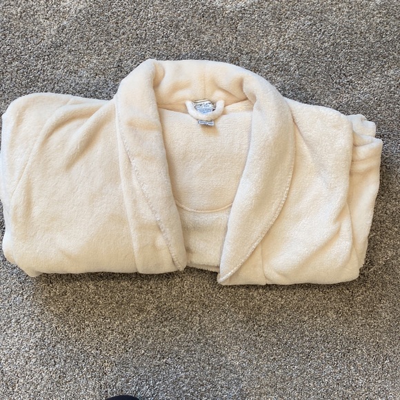 Bathrobe - Picture 5 of 6